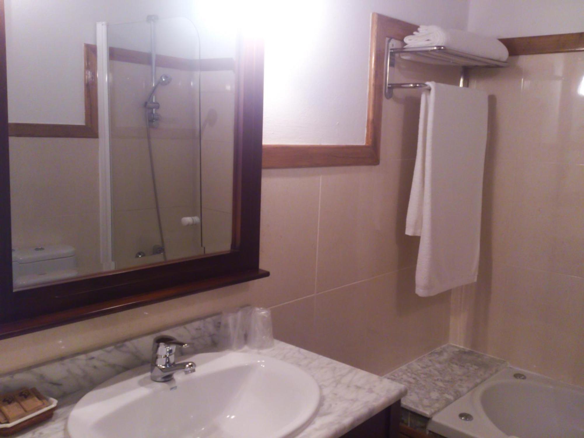 Alcor Del Roble Hotel Collado  Buitenkant foto